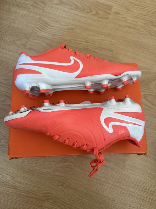 Nike Legend 10 Club rozmiar 40,5