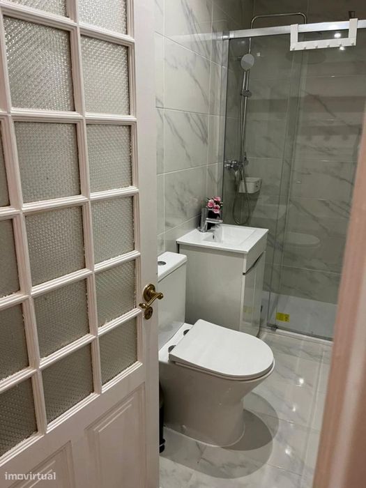 Quarto - localizado em Arroios Lisbon