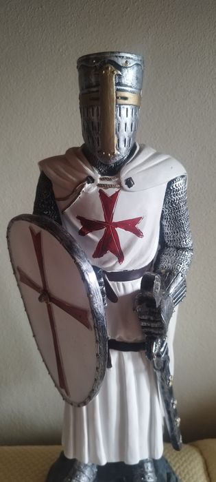 Estatueta cavaleiro templário
