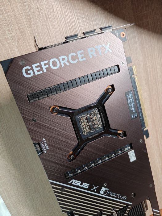 Відеокарта ASUS GeForce RTX 4080 16GB Noctua OC Edition