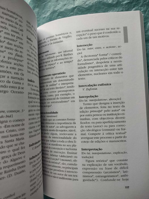 Dicionários e prontuários