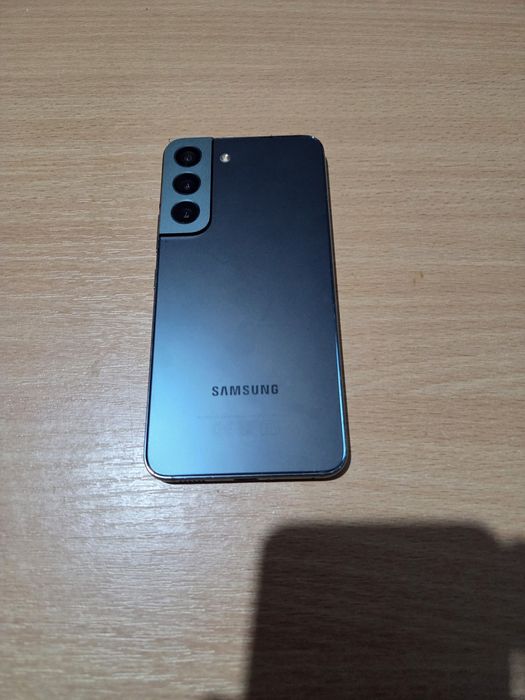Samsung S22 8/128gb.