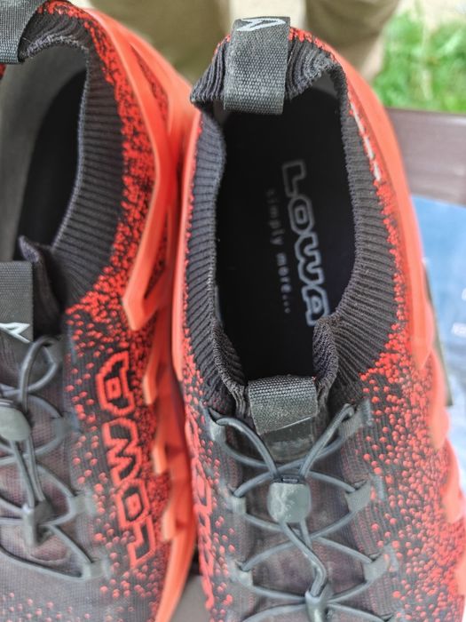 Чоловіче світле взуття Lowa Fusion Lo червоний/чорний