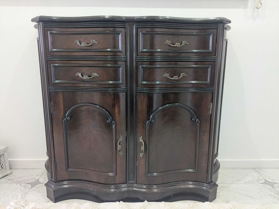 Sapateira em madeira estilo clássico