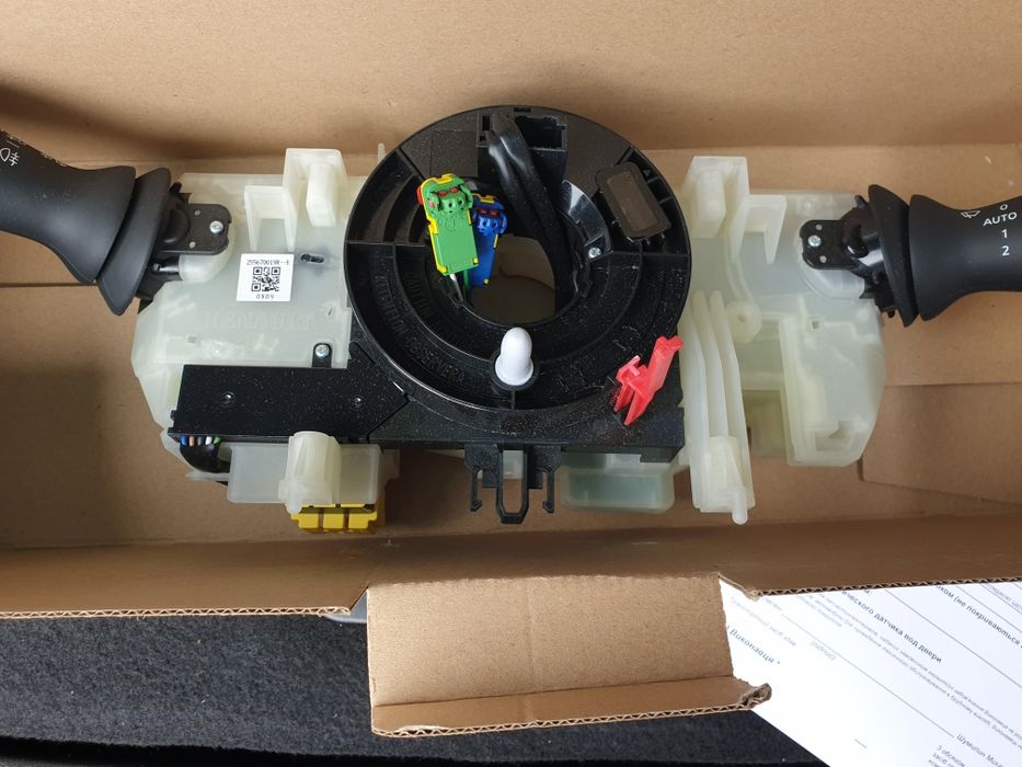 Шлейф renault megan 3. Подрулевой переключатель 25 56 700 19R