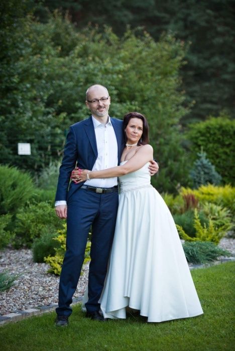 Suknia ślubna z żakietem