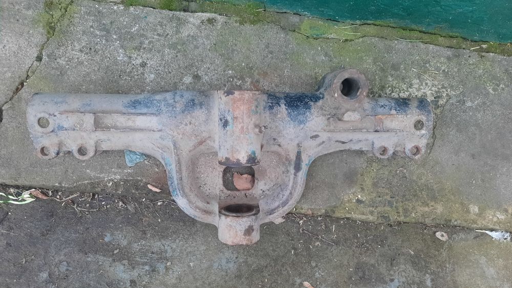 Продам передню балку юмз