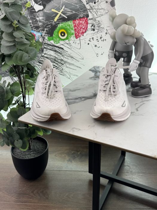 Кросівки Hoka Clifton 9 40.5 розмір Е16064
