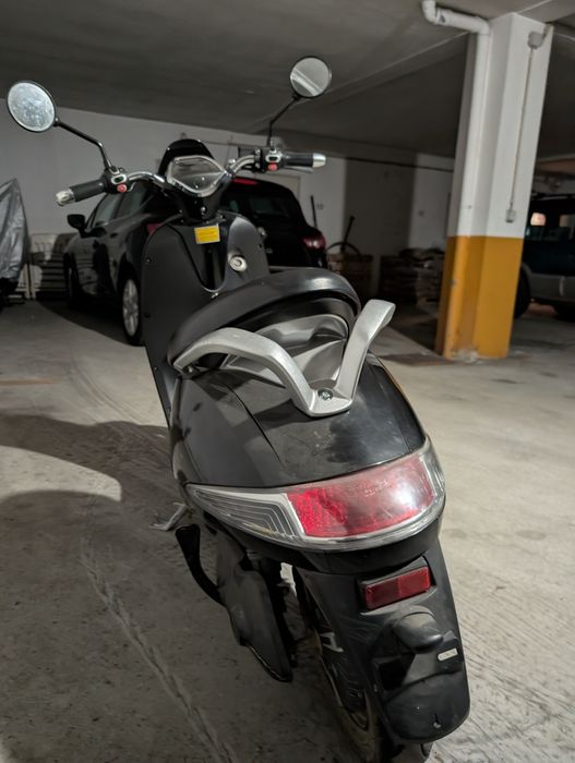 Mota Elétrica Preta