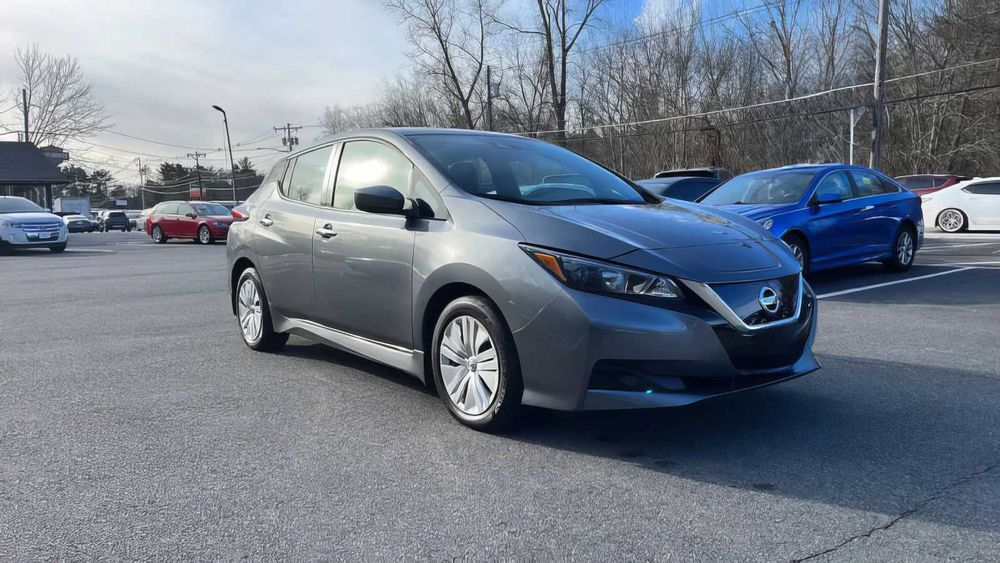 Nissan LEAF S      2022