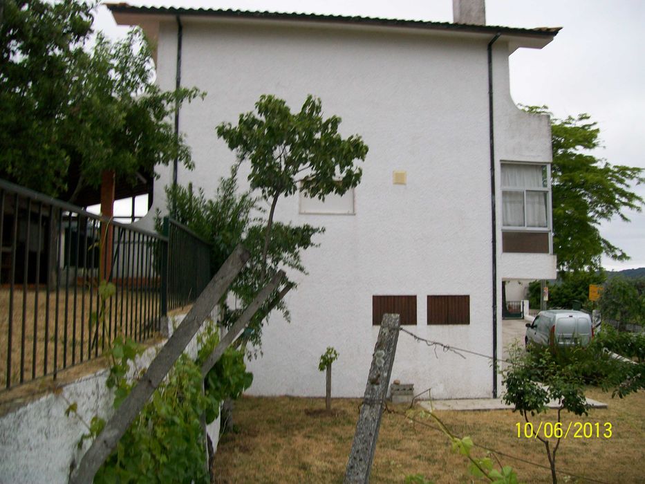 moradia em boticas com terreno