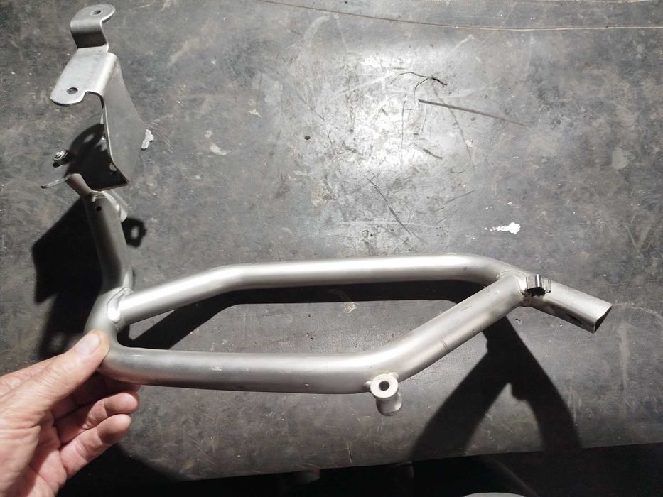 Права захисна дуга з кронштейном BMW R1200/1250GSA K51 2018-24 Защитная дуга топливного бака правая