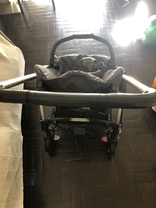 Carrinho bebeconfort em excelente estado.