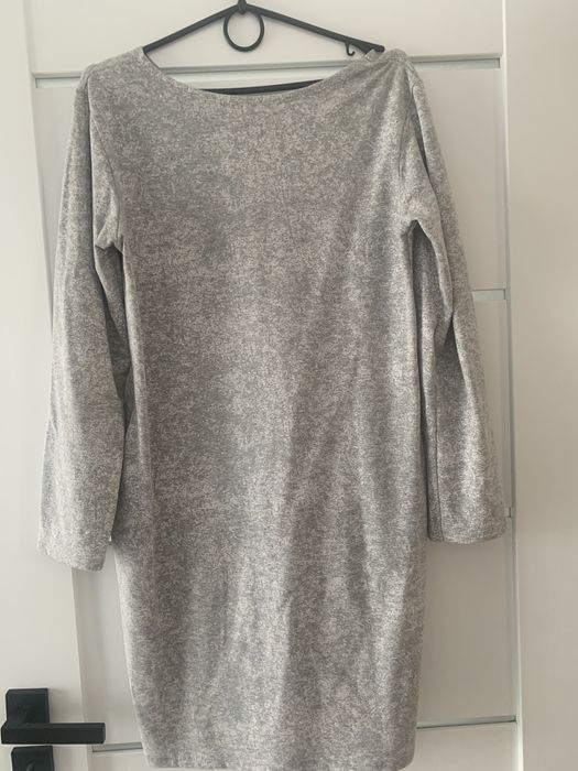 Sprzedam sukienkę dzianinową