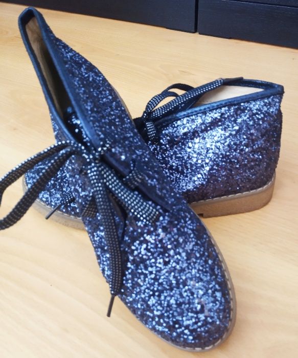Botas com purpurinas nr.º 39