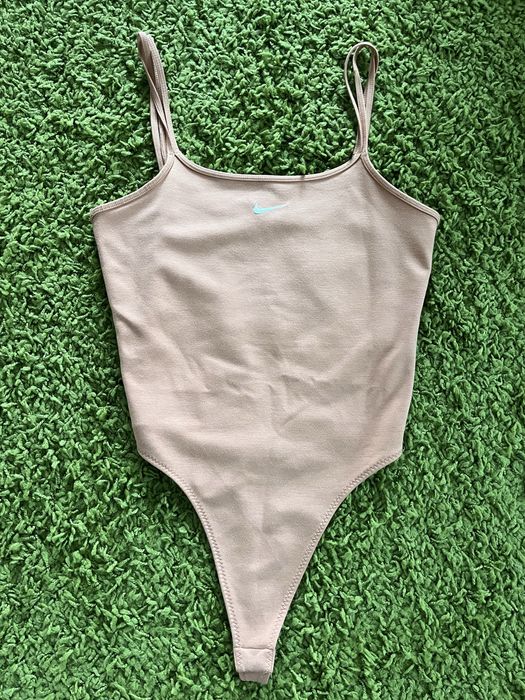 Майка жіноча Nike Body