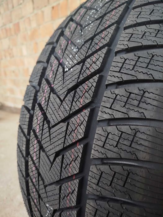 Шини різношир 275/35 245/40R19 Sonix 999 XL |нові зимові компл. 2+2шт