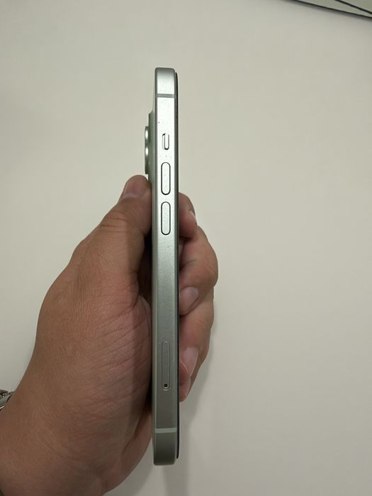 Продам iphone 15 128 gb green