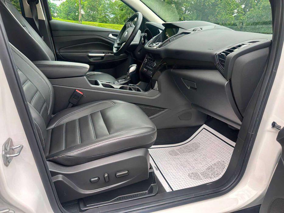 Ford Escape Titanium      2018