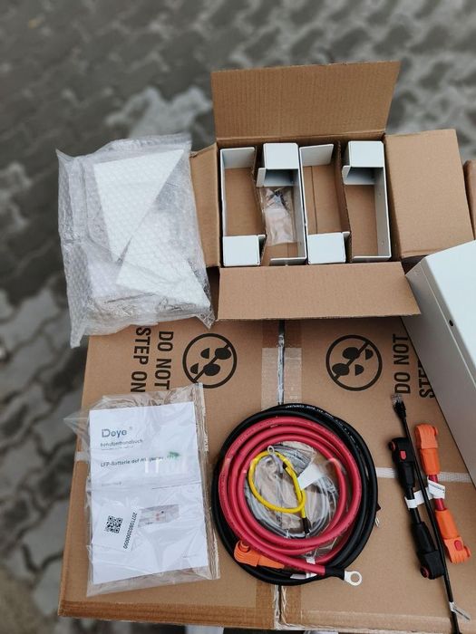 Гібридний Інвертор  DEYE SUN-6k-SG05LP1-EU