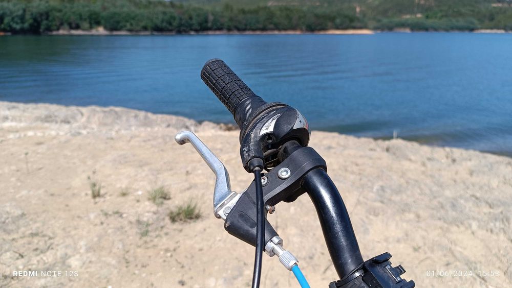 Vendo bicicleta usada _Roda 24_criança ou jovem 9 a 12 anos_