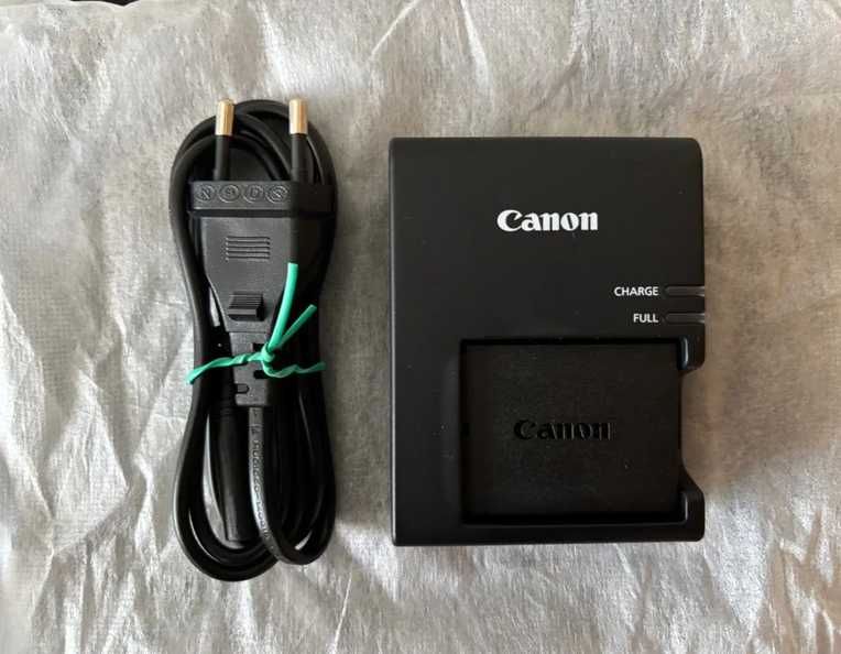 Canon EOS 2000d + Extras