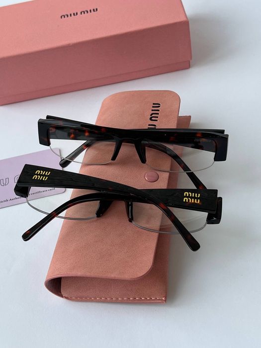 Бестселлер окуляри miu miu