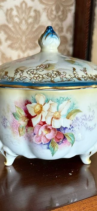 Caixa com  decoração flores, porcelana SETO - AICHI