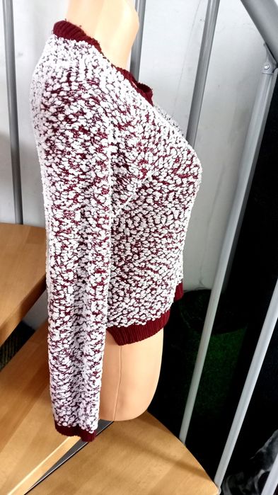 Sweter asymetryczny New Look brązowo kremowy baranek