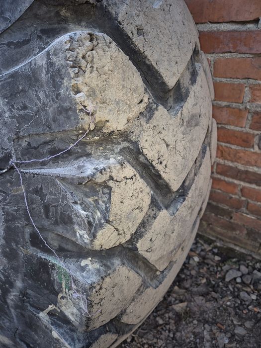 Felga ładowarka komatsu r 25, koło 20.5 r25