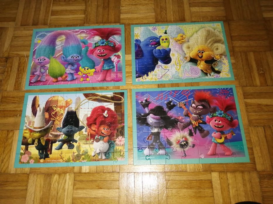 5 pudełek puzzli