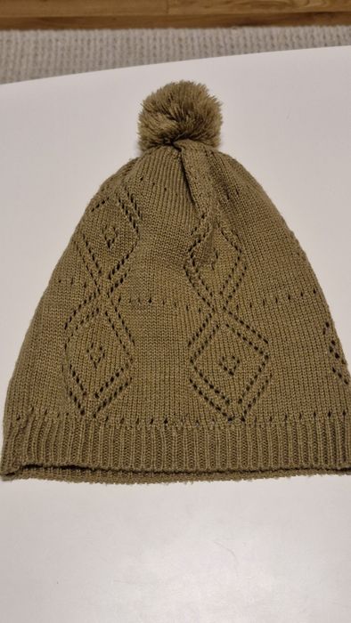 Czapka damska Mohito cienka brązowa beżowa z pomponem