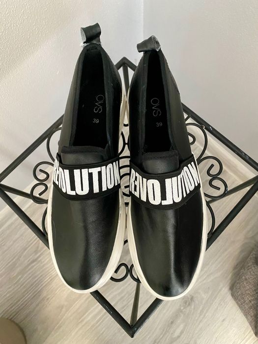 Чорні сліпони від OVS