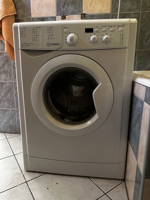 Mała pralka Indesit 4kg