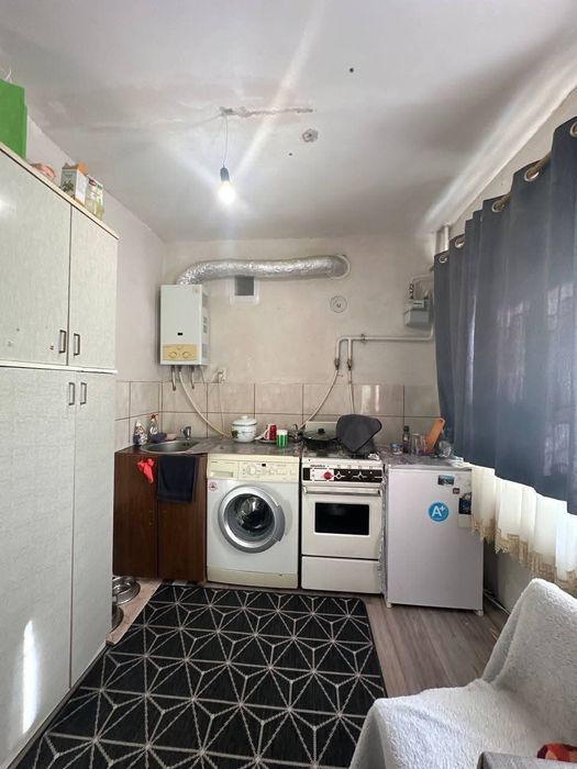 Продається 1 - кімнатна квартира