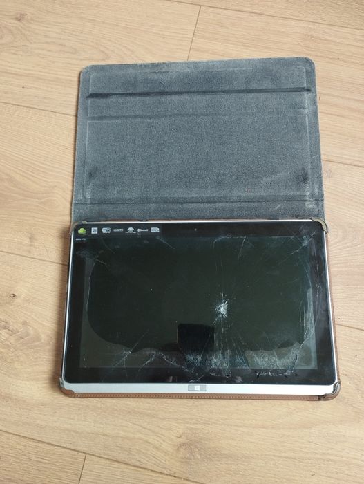 Планшет Acer iconia w700, Intel i3-2365, 4gb ram. На запчастини