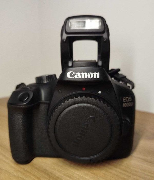 Цифровий фотоапарат Canon EOS 4000D EF-S 18-55mm