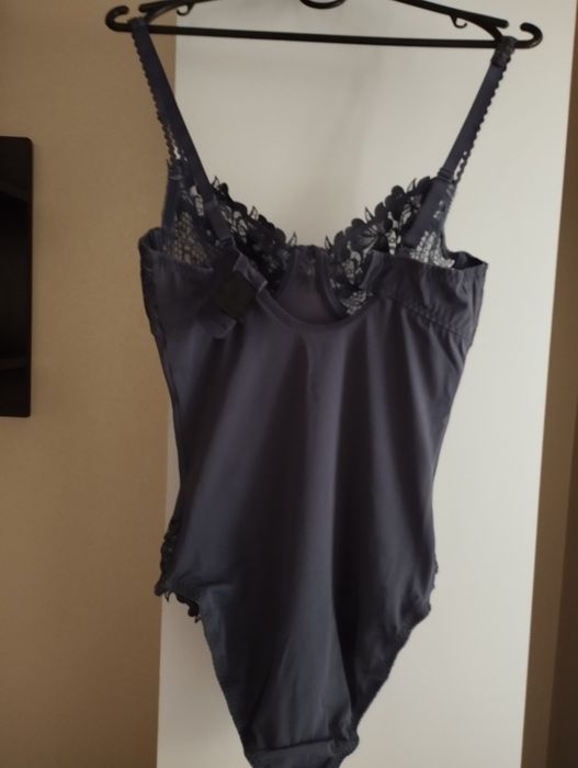 Грация, формирует фигуру , втягивает .