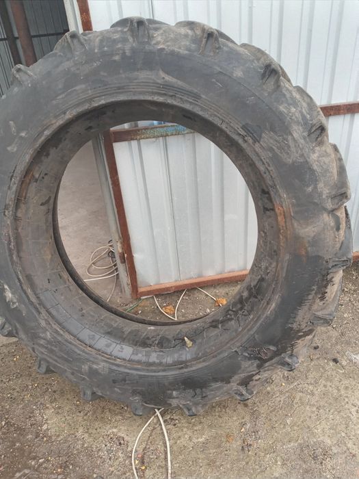 Продам  шини 15.5 R 38. Ціна за  2шт
Є пошкодженя на фото видно
Залишо