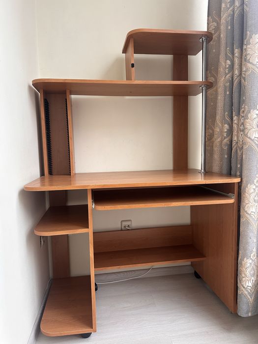 Стіл компьютерний