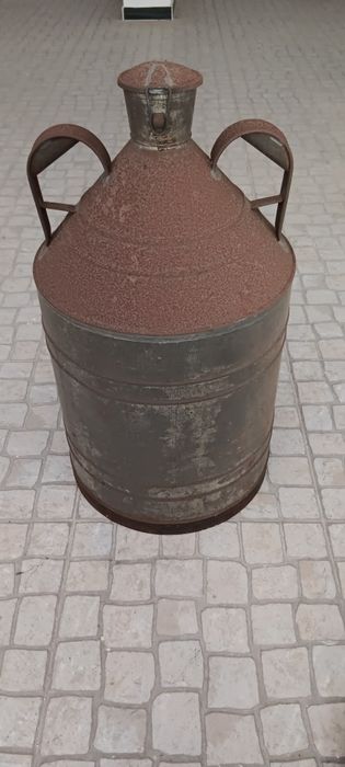 Conjunto de 2 bilhas antigas