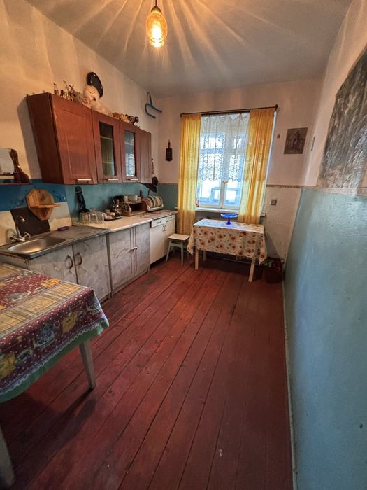 р 2-кімнатна квартира на 1 поверсі — зроби ремонт на свій смак!