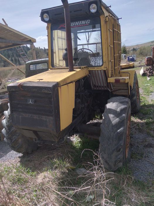Трактор для трильовкі лісу.