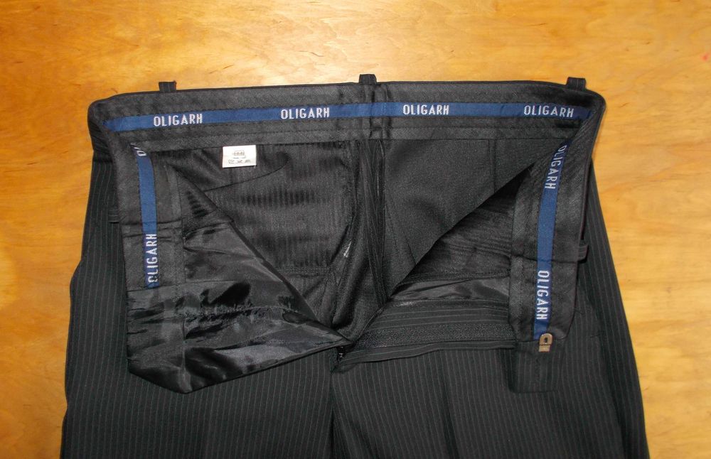 Мужские брюки черного цвета 44р.