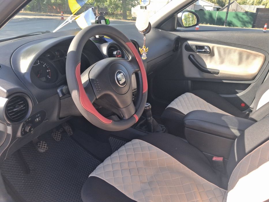 Продам SEAT IBIZA 2002 р, об'ємом 1.2