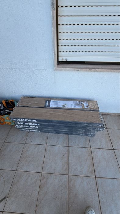 Pavimento (Pavimento Laminado Wicanders Nature Oak – Novo e Selado