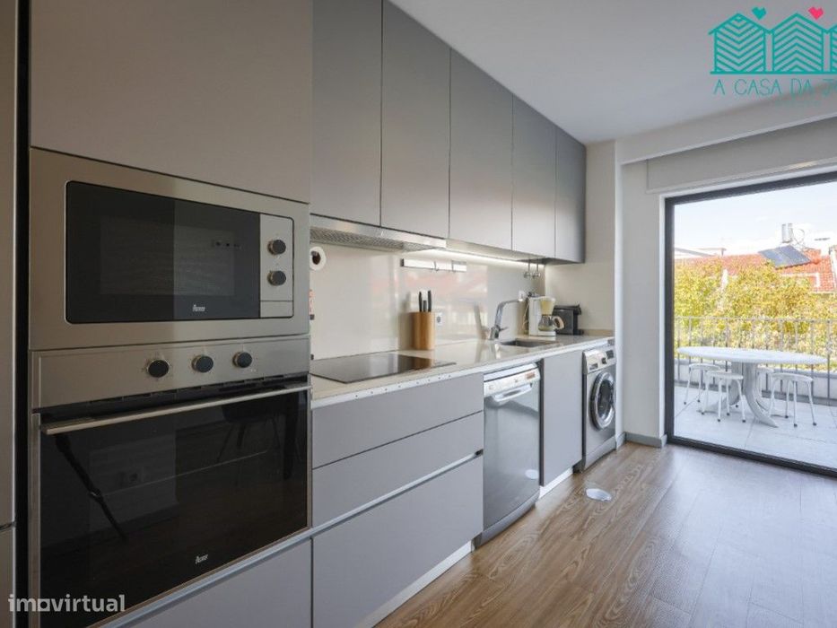 Apartamento T2 com Lugar de Garagem no Bairro do Liceu