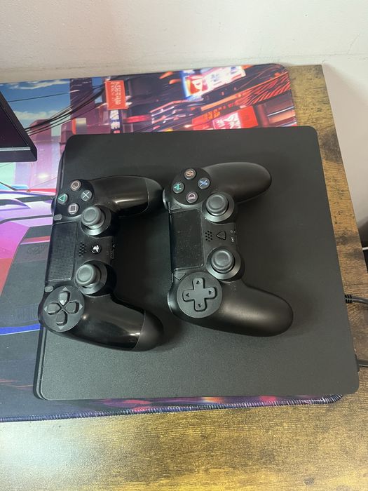 PS 4 - 1TB - + 2 pad
