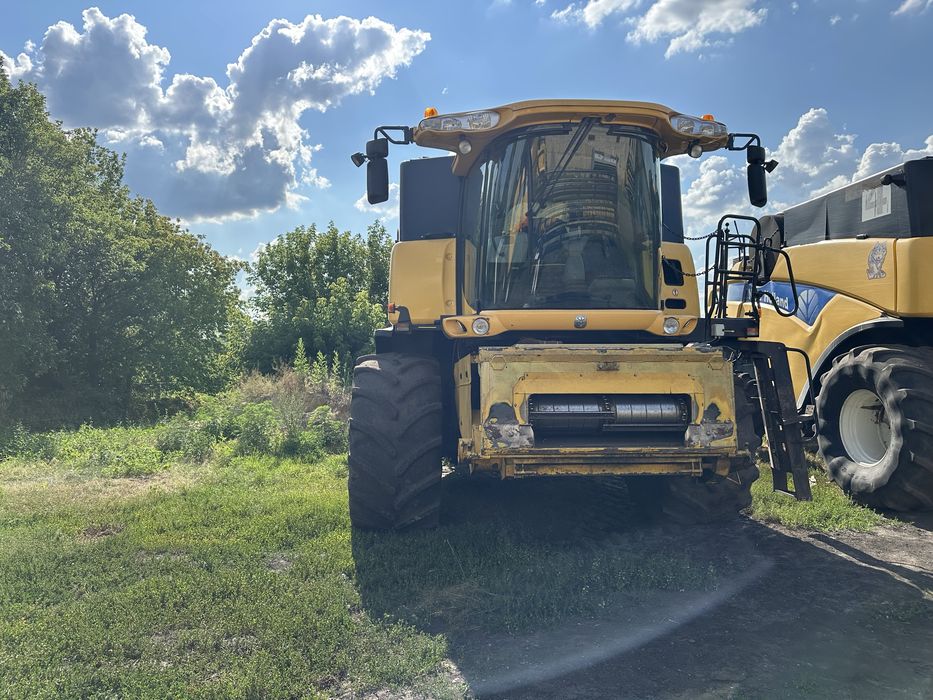 Продається зернозбиральний комбайн Нью Холонд СХ 8080