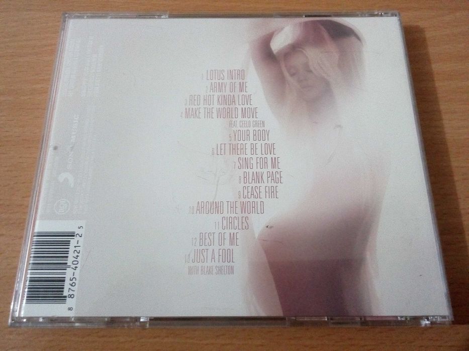 CHRISTINA AGUILERA - Lotus ( edição normal )